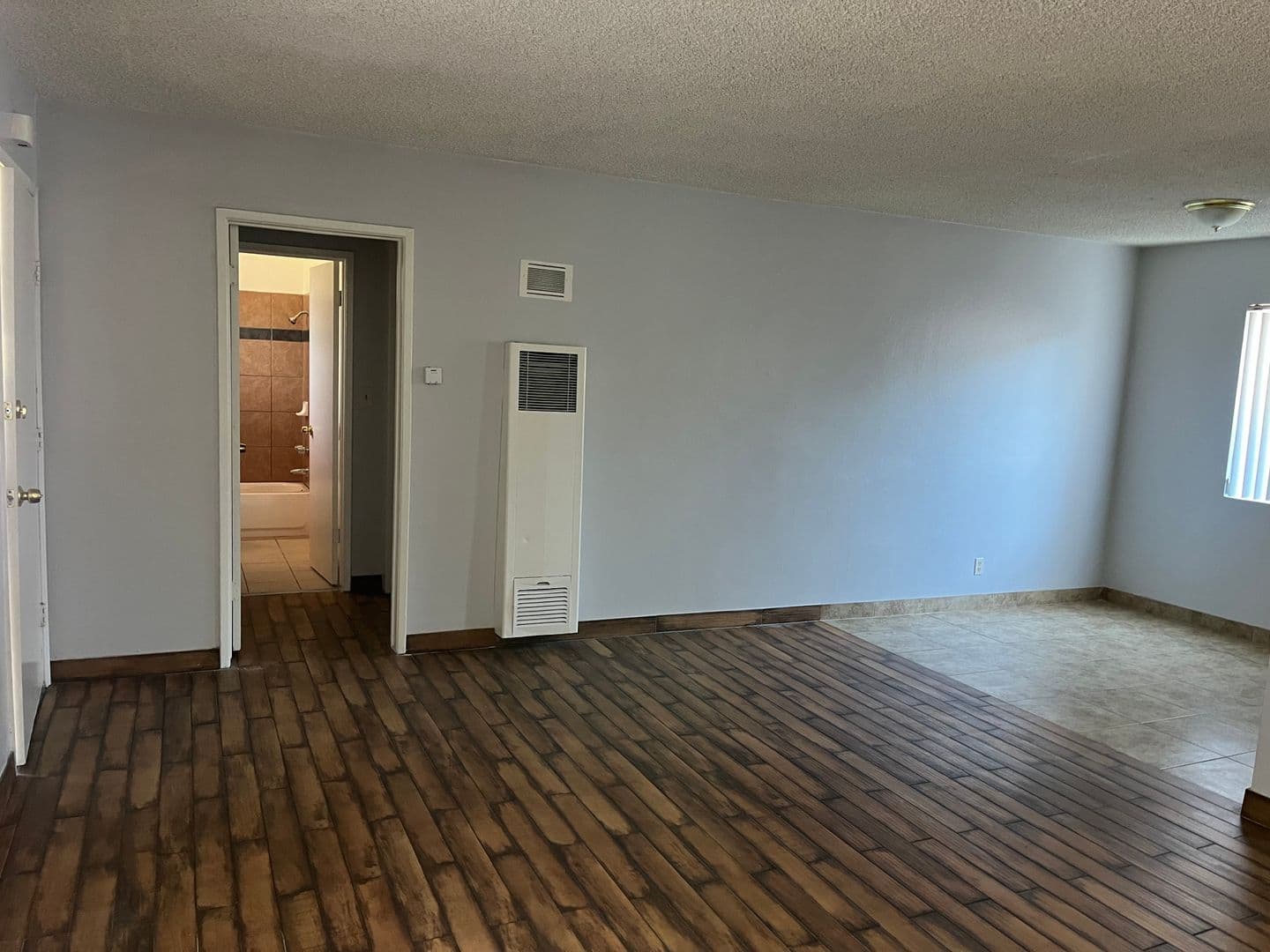 Ontario Apartment: 1260 W. Stoneridge Ct.
