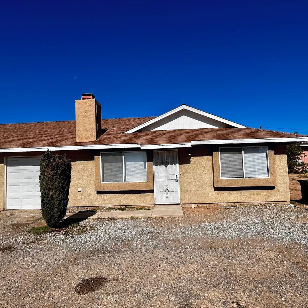 Apple Valley Apartment: 20180 Serrano Road