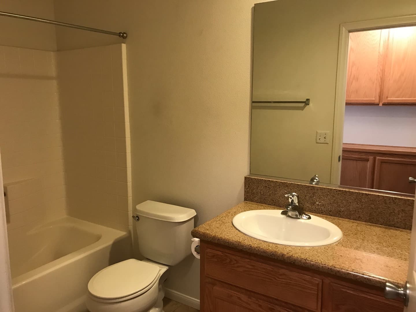 Hesperia House: 17789 Chestnut St