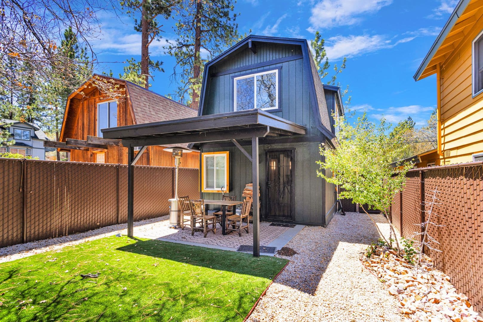 Big Bear House: 279 Los Angeles Ave