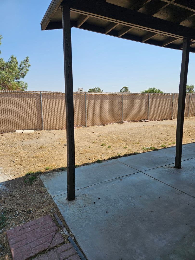 Adelanto House: 10850 Euclid St