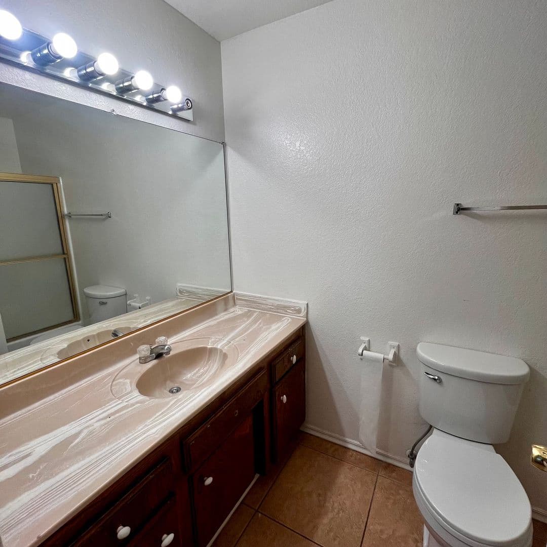 Apple Valley House: 13221 Winona Rd