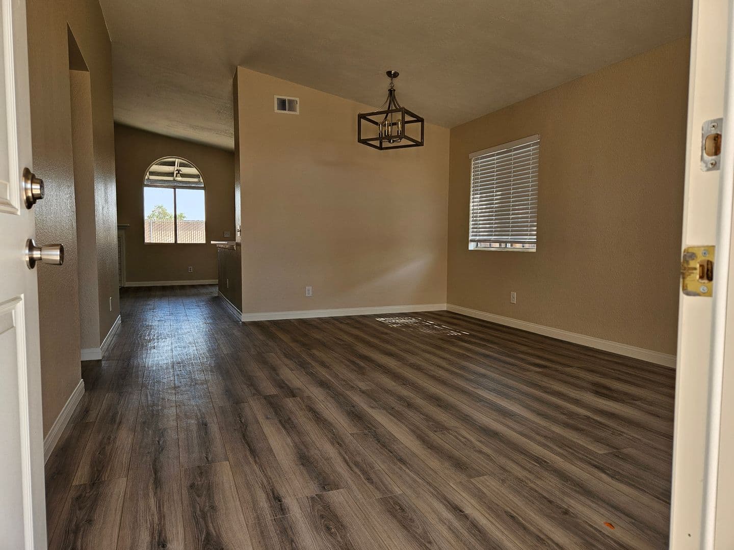 Adelanto House: 10850 Euclid St