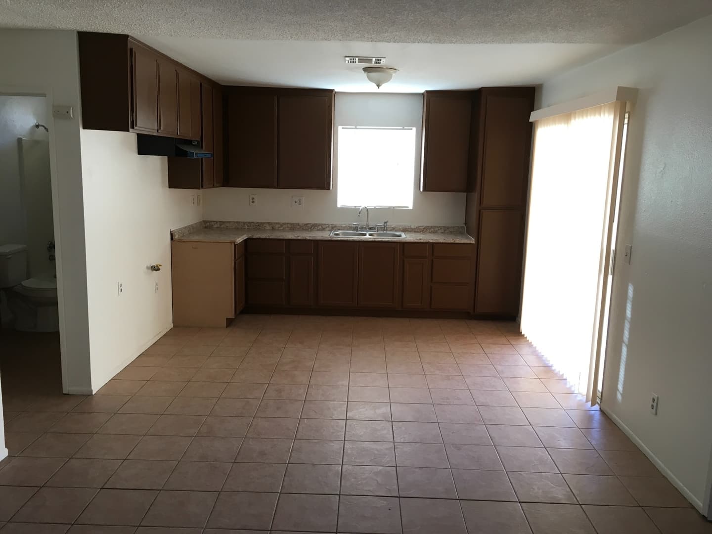 Apple Valley Apartment: 21355 Bear Valley Rd