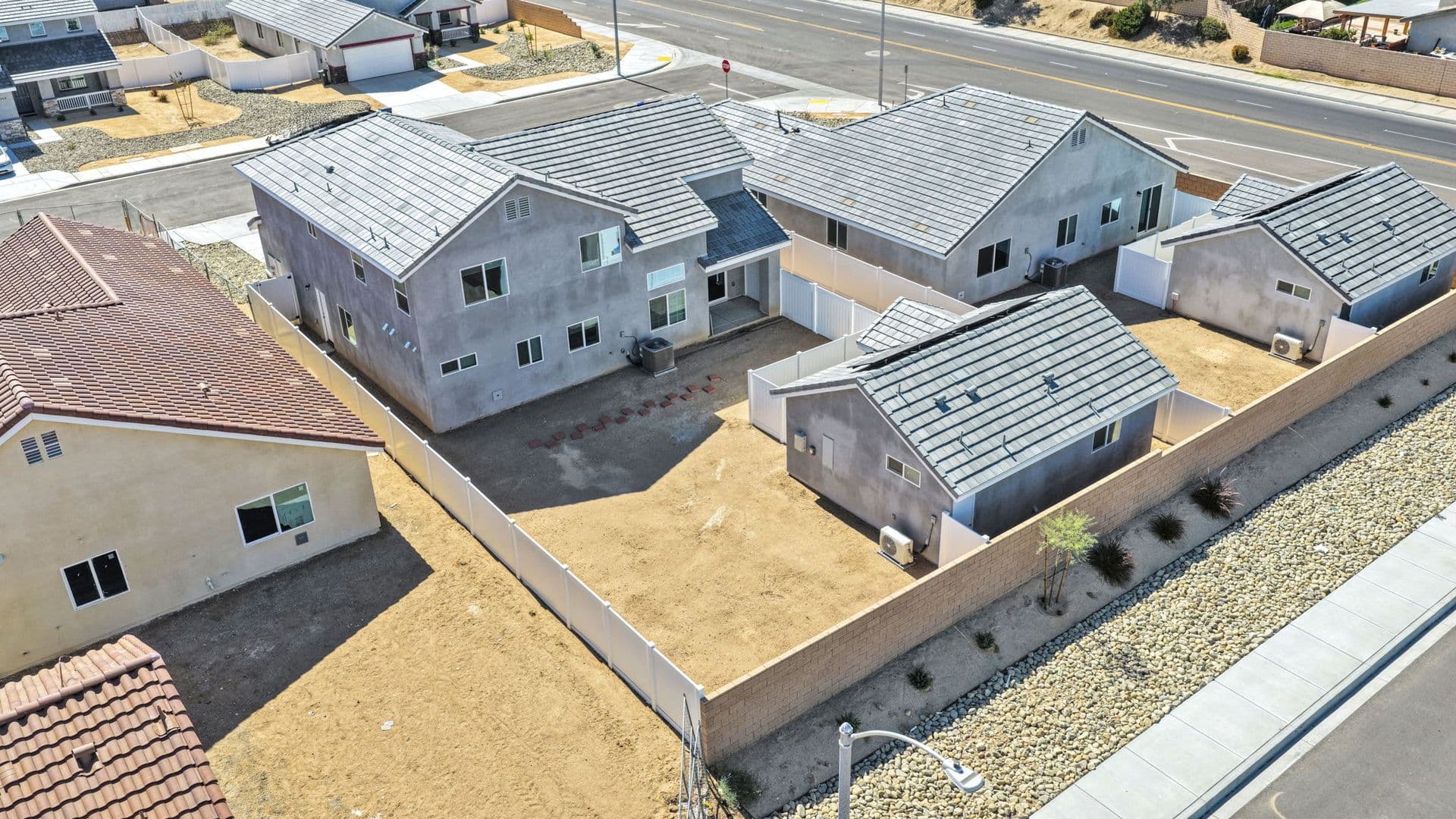 Adelanto House: 11712 Sebastian Rd