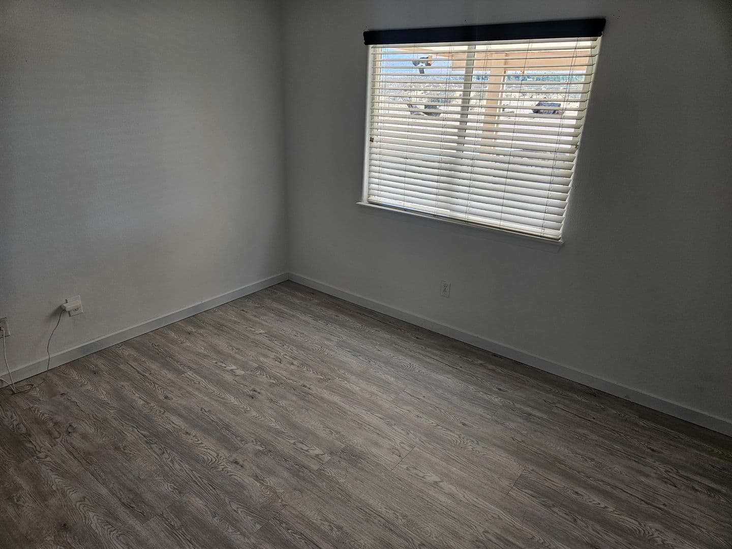 Apple Valley House: 23089 Pahute Rd