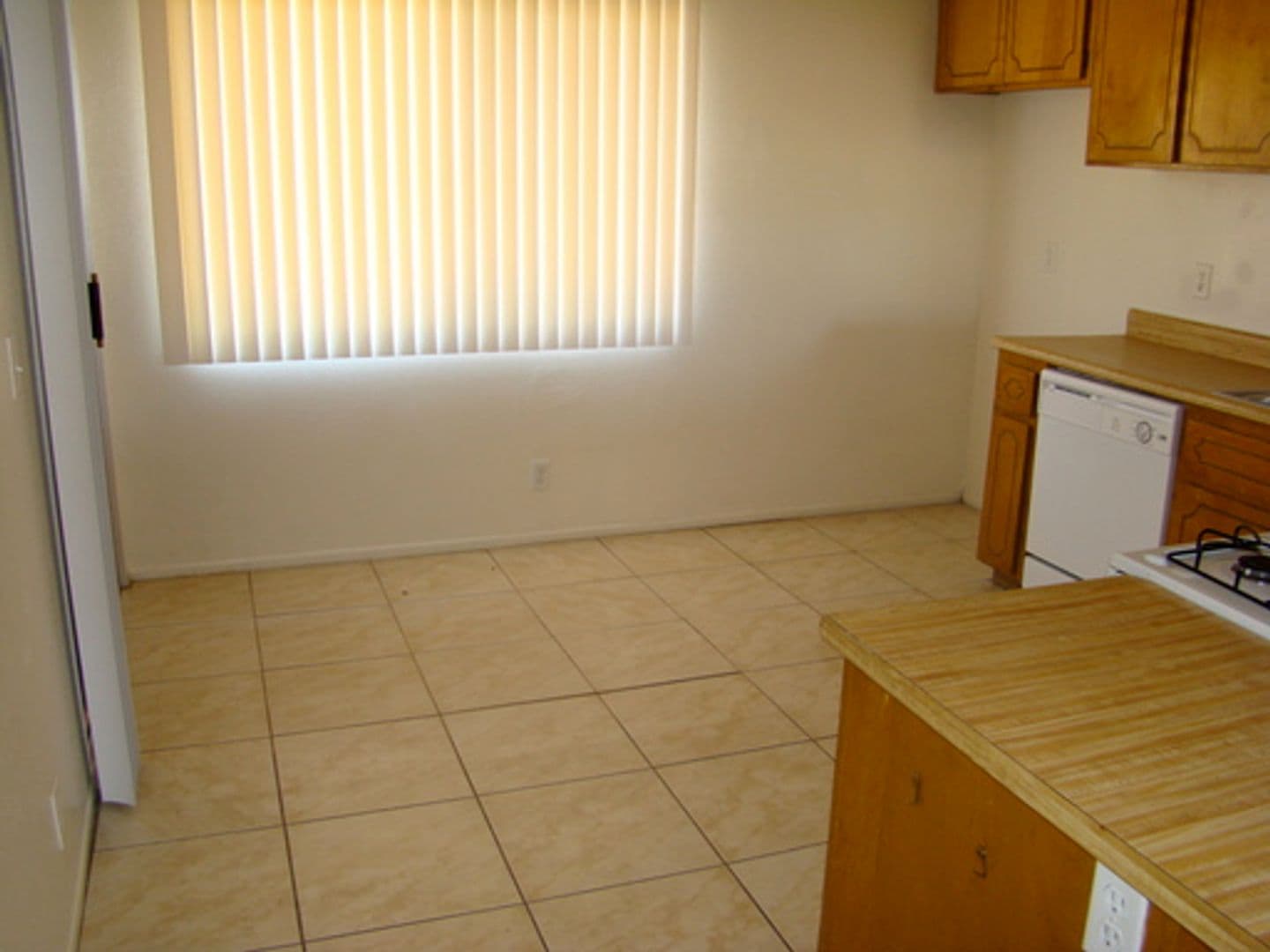 Apple Valley Apartment: 20180 Serrano Road