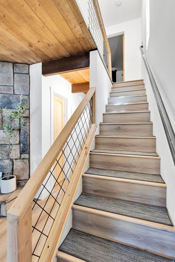 Big Bear House: 279 Los Angeles Ave