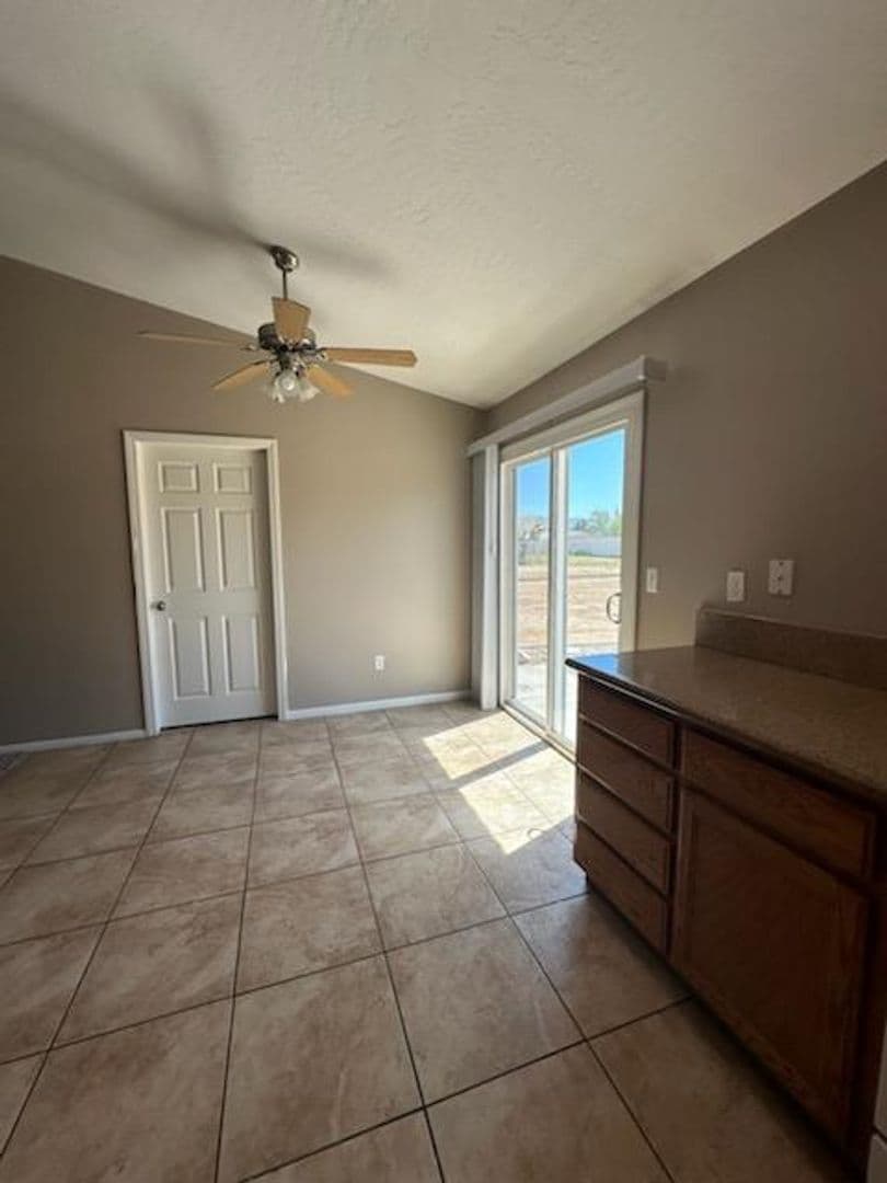 Hesperia House: 17789 Chestnut St
