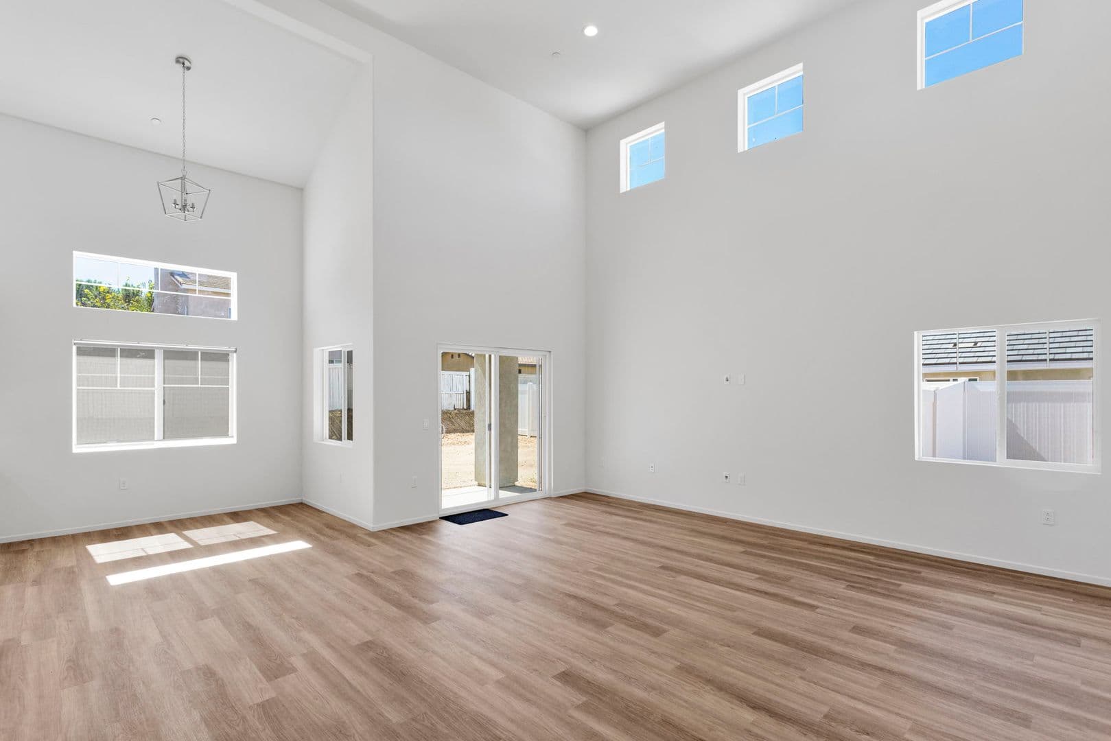 Adelanto House: 11715 Sebastian Rd