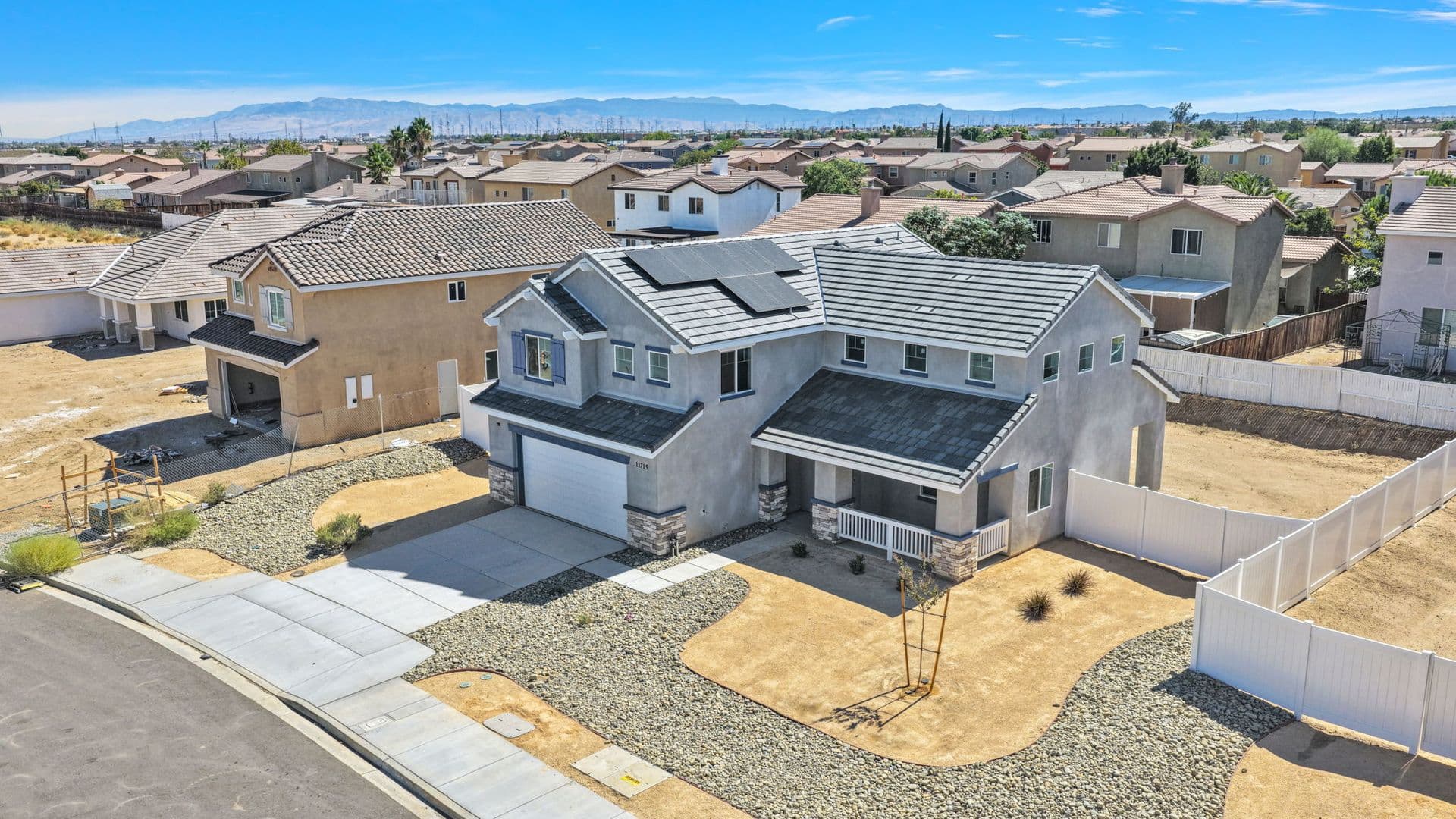 Adelanto House: 11715 Sebastian Rd
