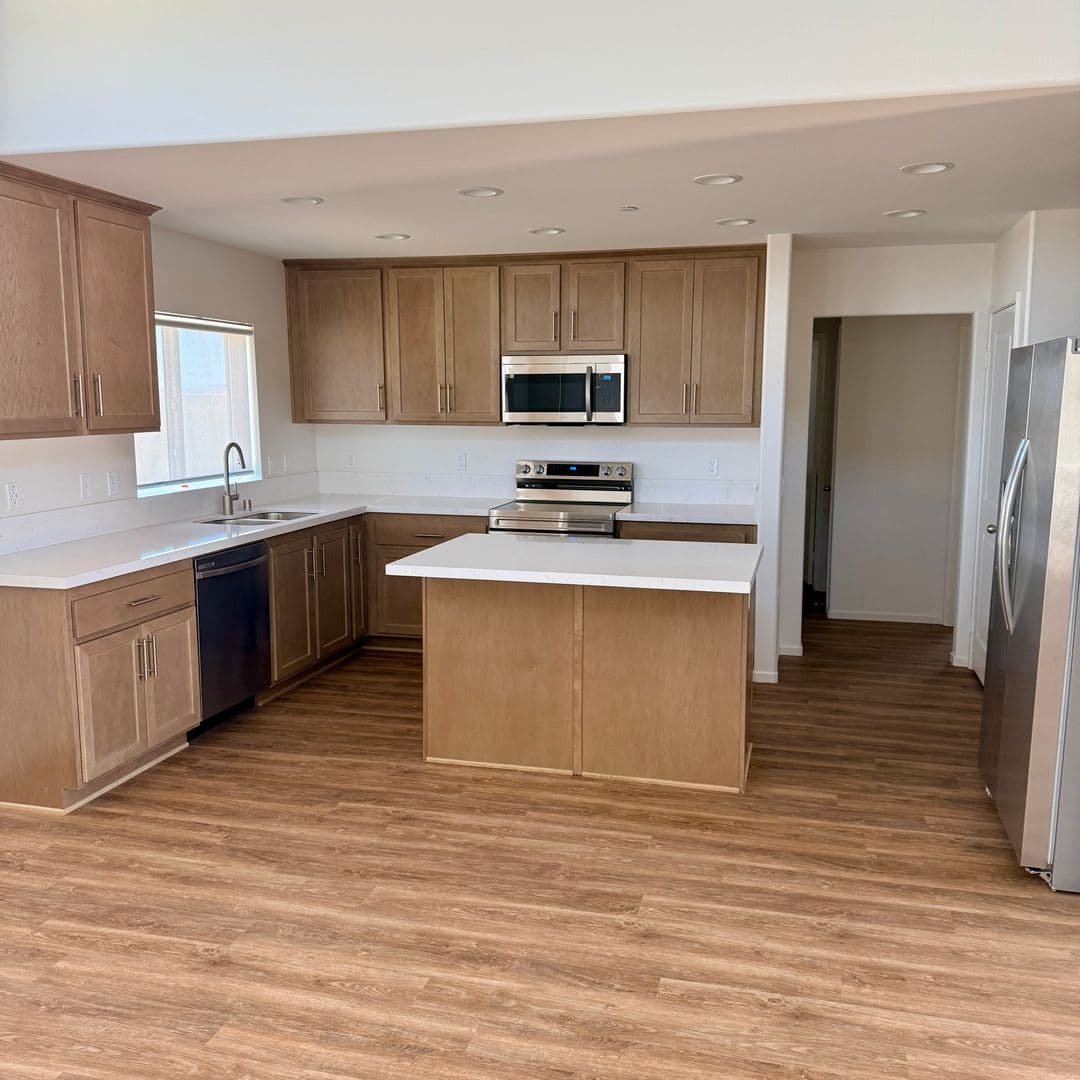 Adelanto House: 11712 Sebastian Rd