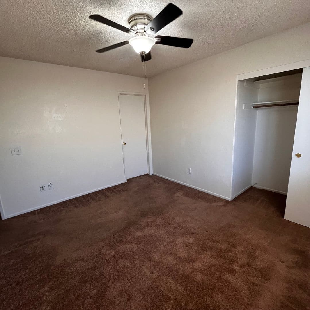 Hesperia Apartment: 13890 Juniper St