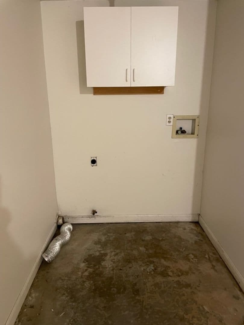 Holyoke Apartment: 101-150 Saint Kolbe Drive
