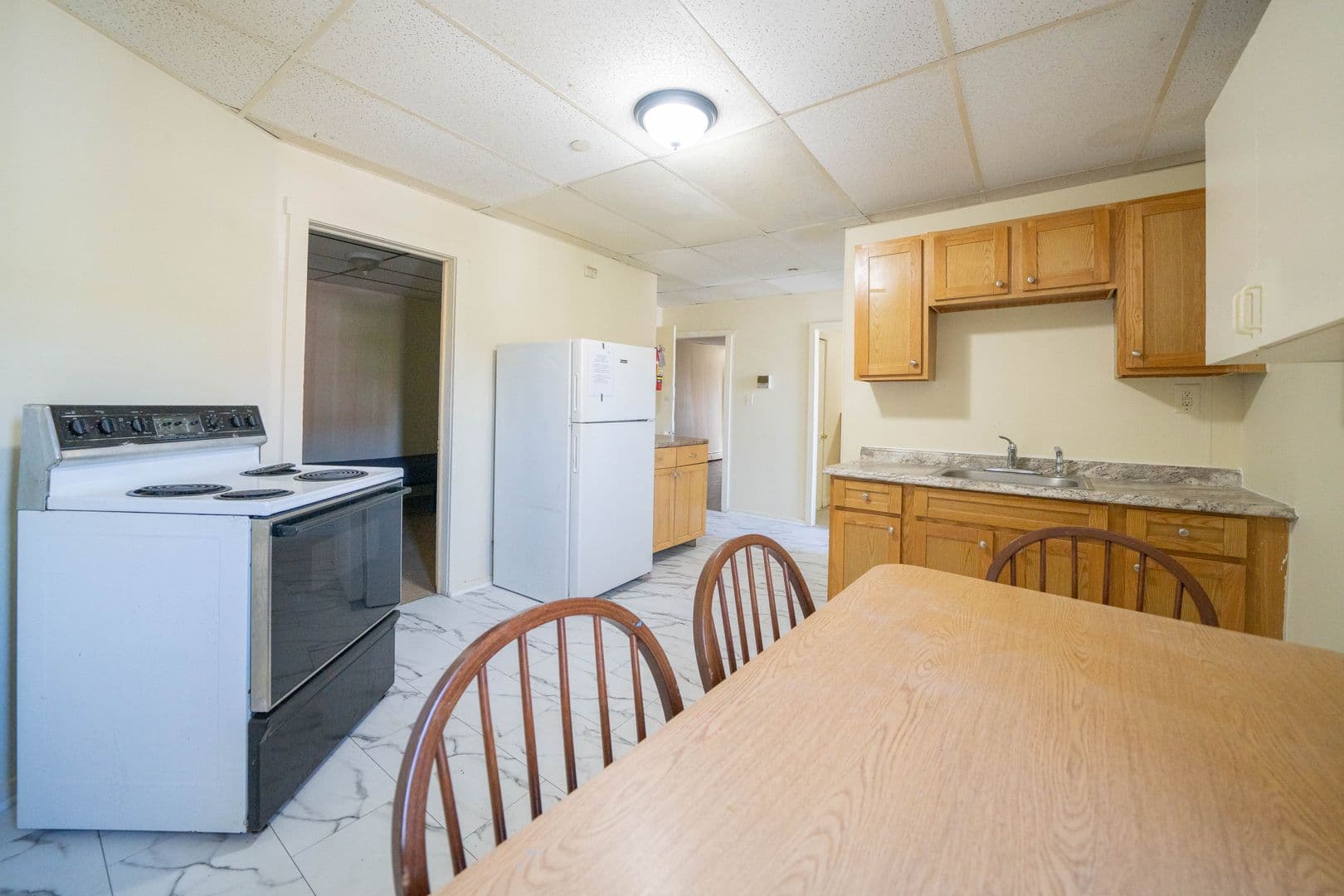 Holyoke Apartment: 7 Franklin Street