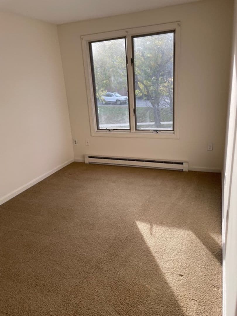 Holyoke Apartment: 101-150 Saint Kolbe Drive