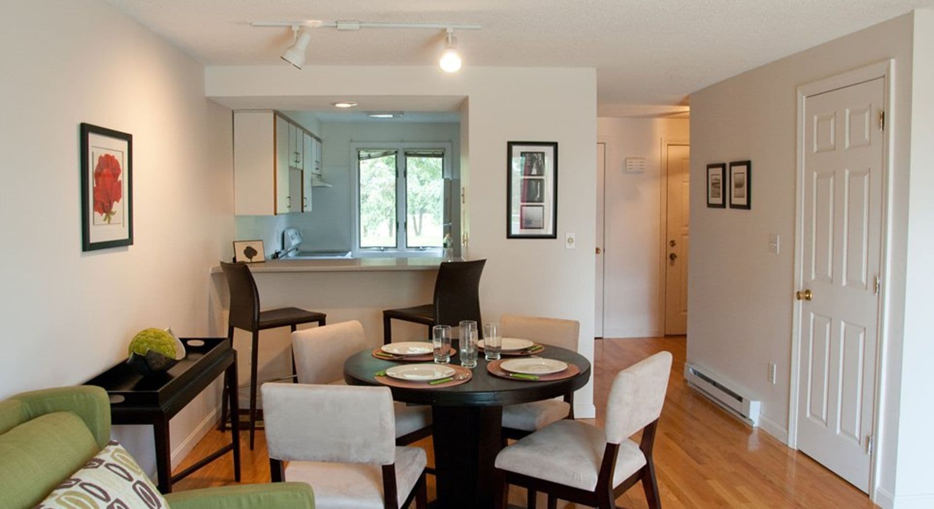 Holyoke Apartment: 101-150 Saint Kolbe Drive