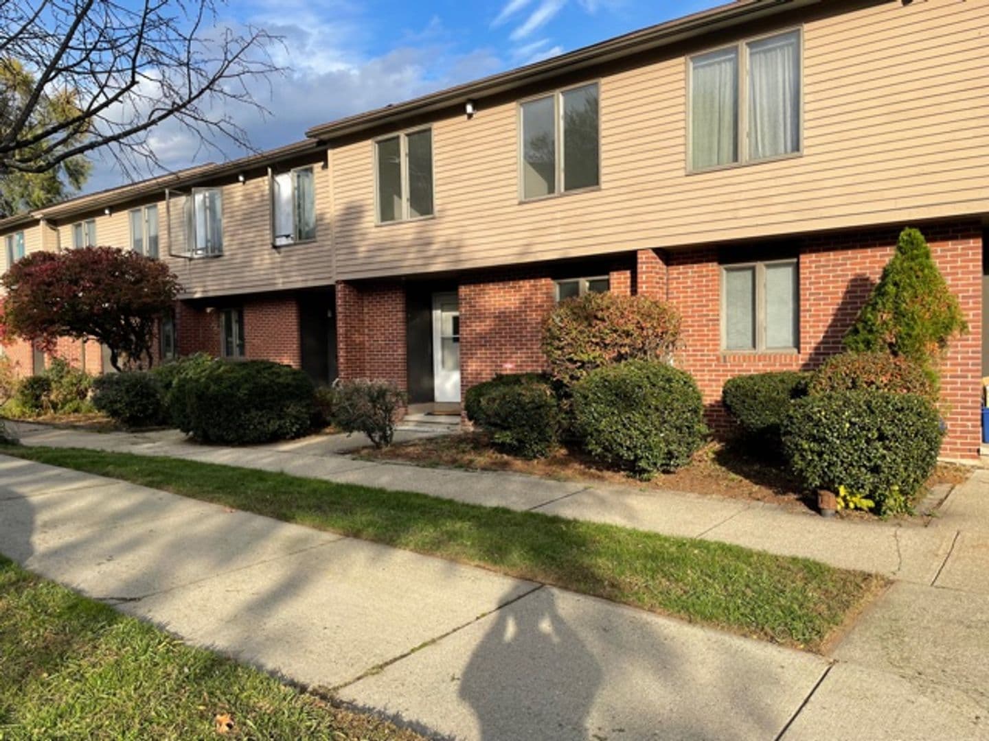 Holyoke Apartment: 101-150 Saint Kolbe Drive