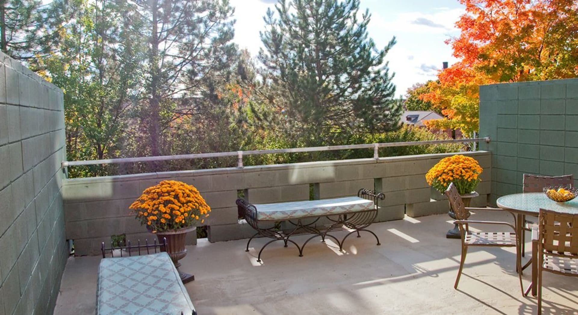 Holyoke Apartment: 101-150 Saint Kolbe Drive
