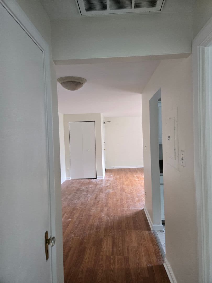 Arlington Condo: 808 S Arlington Mill #303