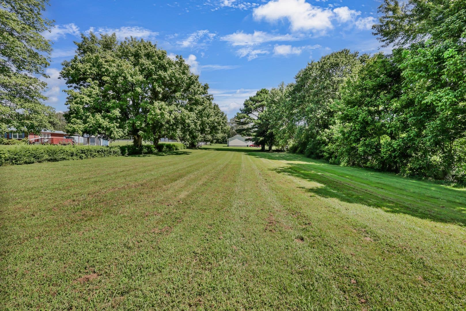 Dover House: 2459 Highway 79