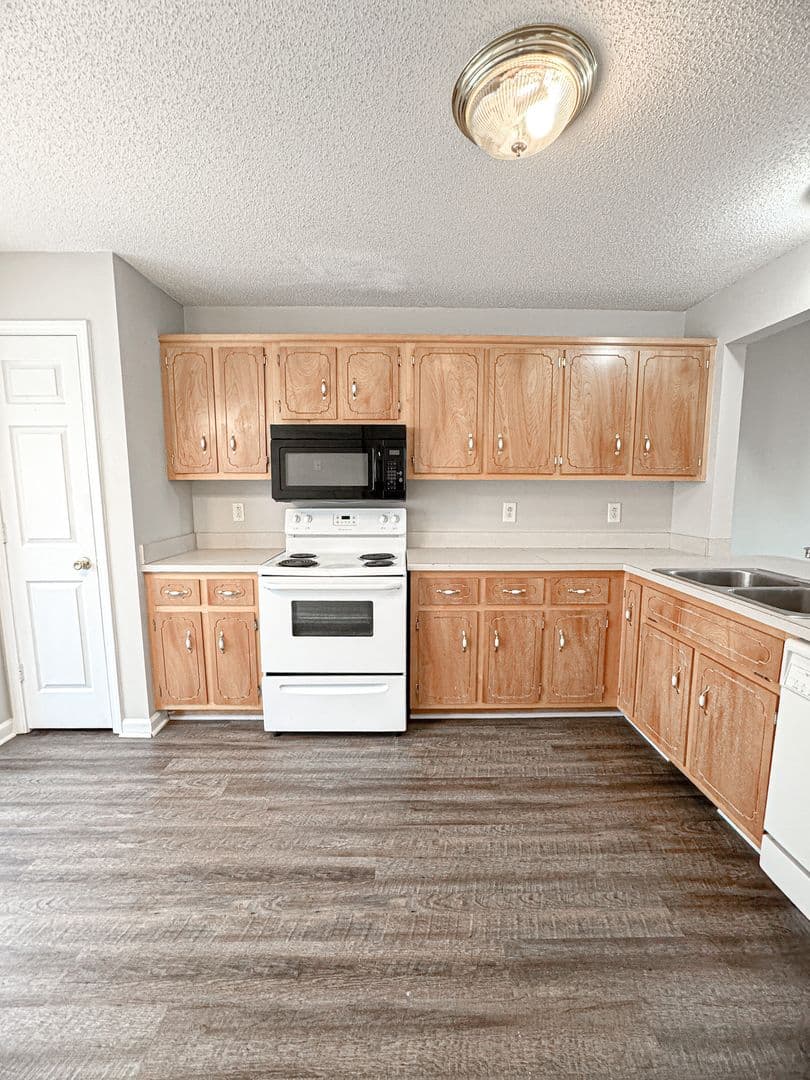 Oak Grove Townhome: 205 Tree Line Dr