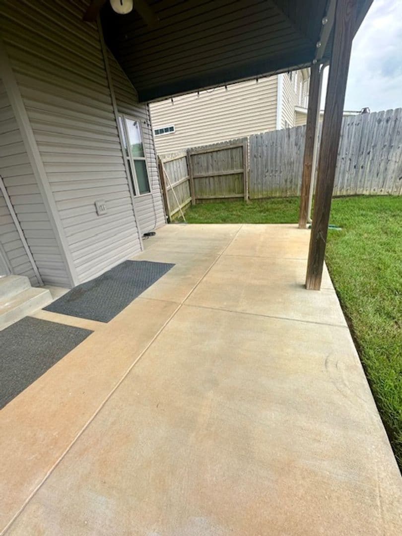 Clarksville House: 2015 Dorsey Court