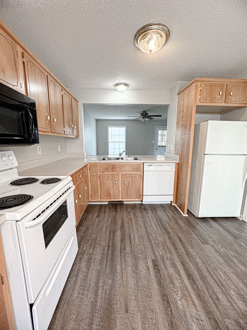 Oak Grove Townhome: 205 Tree Line Dr