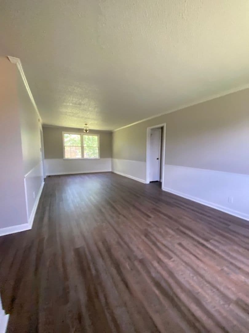 Clarksville House: 725 Overton Drive