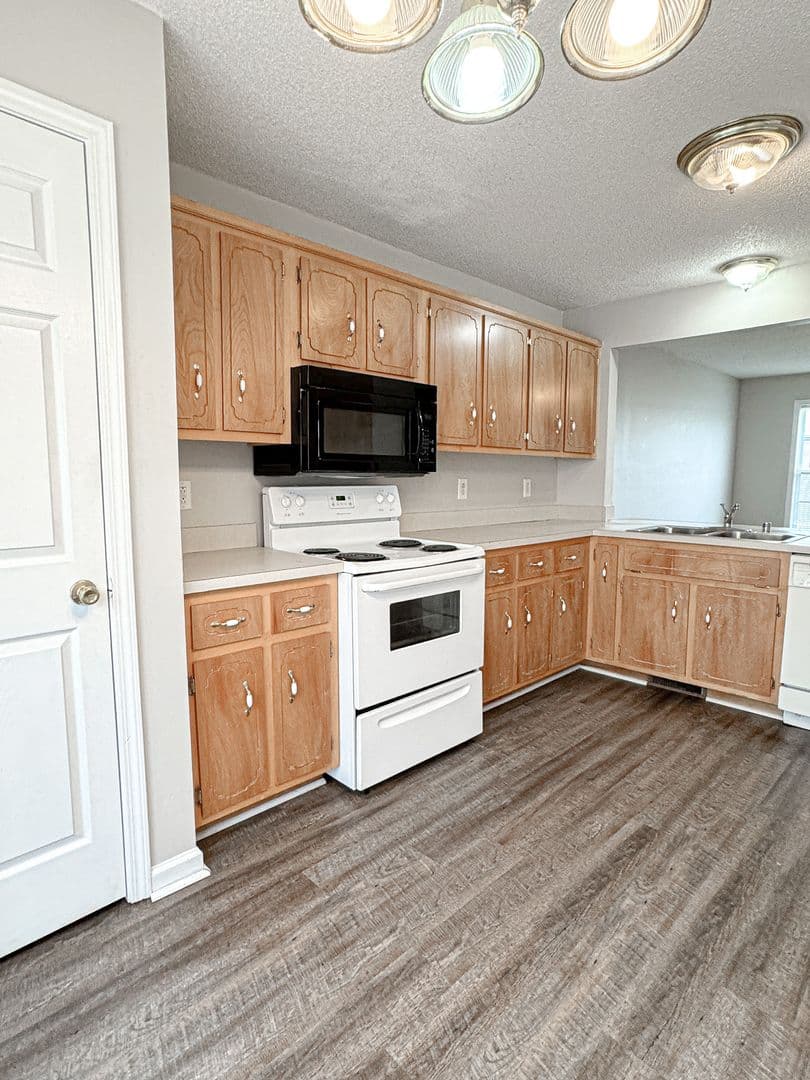 Oak Grove Townhome: 205 Tree Line Dr