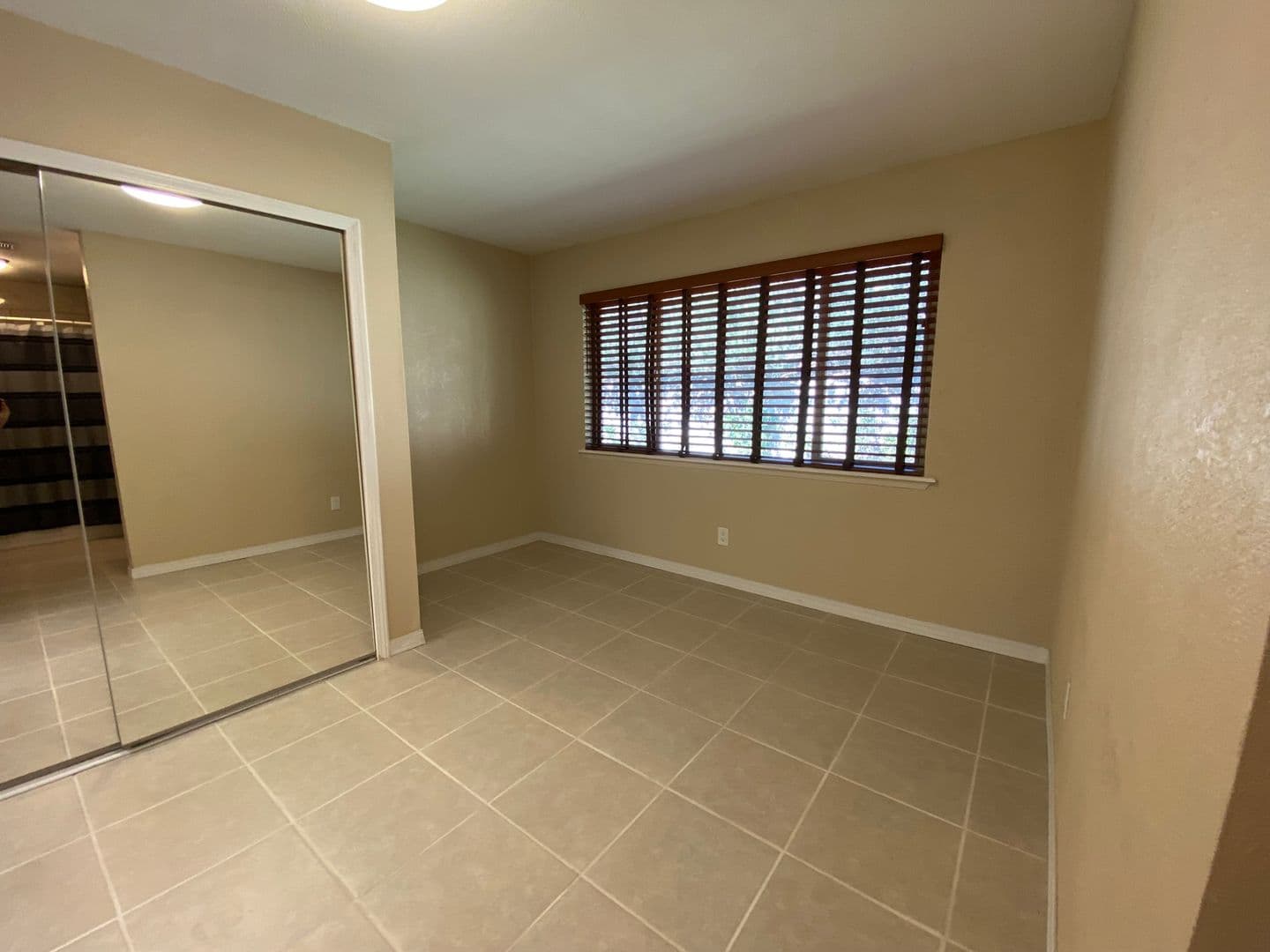 El Paso House: 783 De Leon Dr.