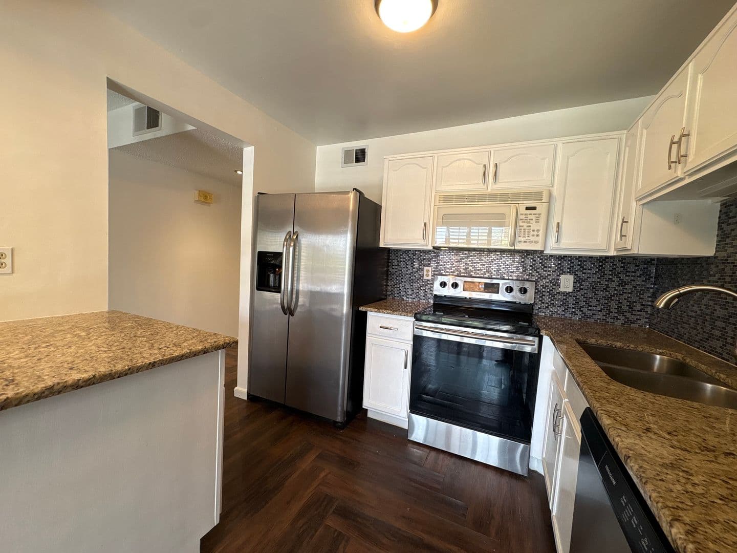 El Paso Condo: 4800 N. Stanton #63