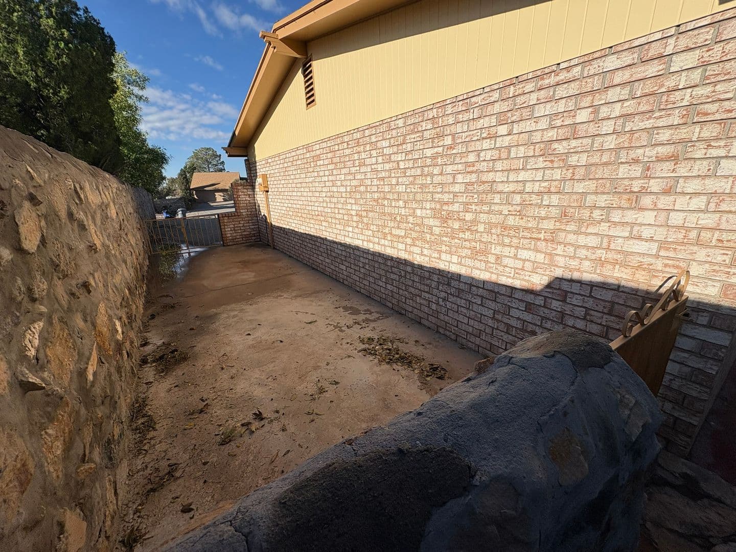 El Paso House: 304 La Sombra Way