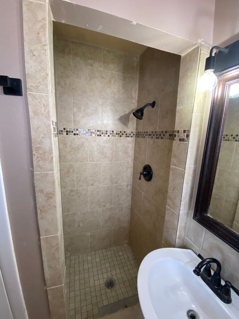 El Paso House: 9608 Stonehaven