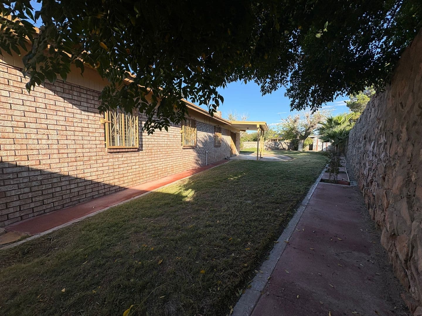 El Paso House: 304 La Sombra Way
