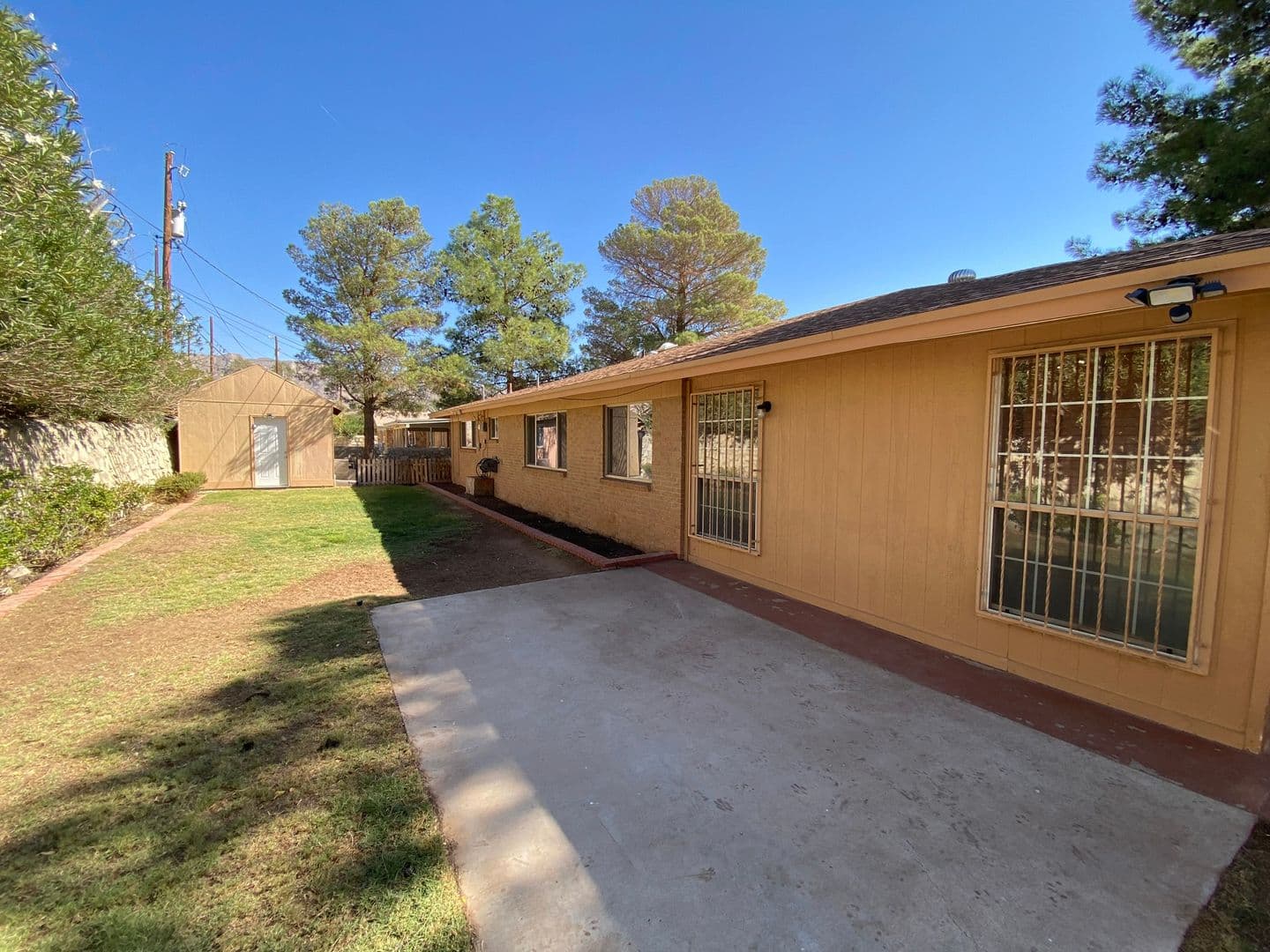 El Paso House: 783 De Leon Dr.