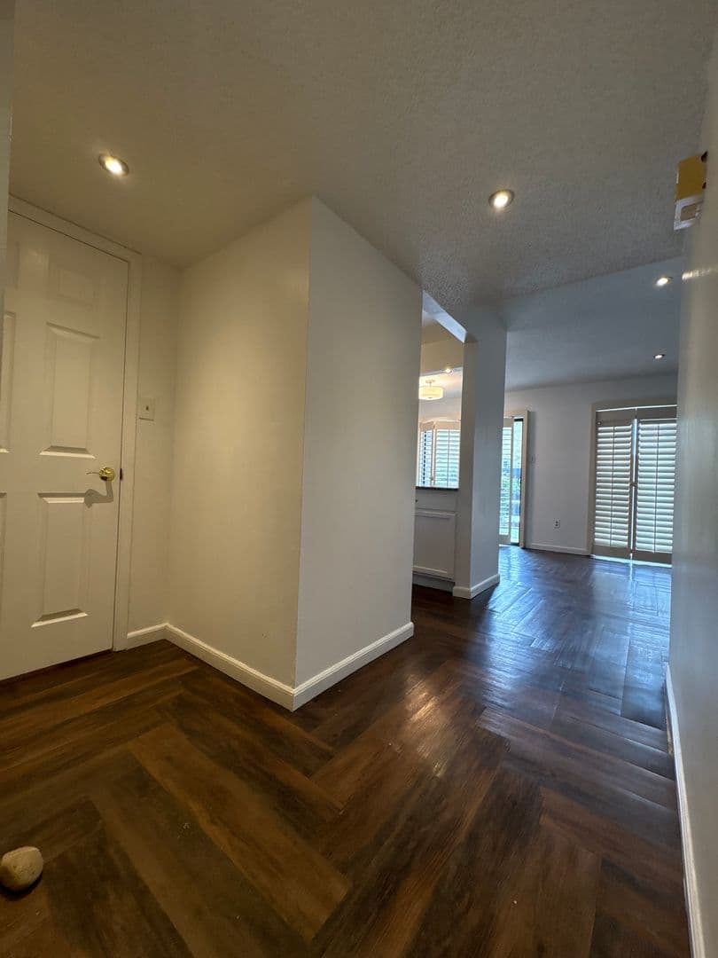 El Paso Condo: 4800 N. Stanton #63