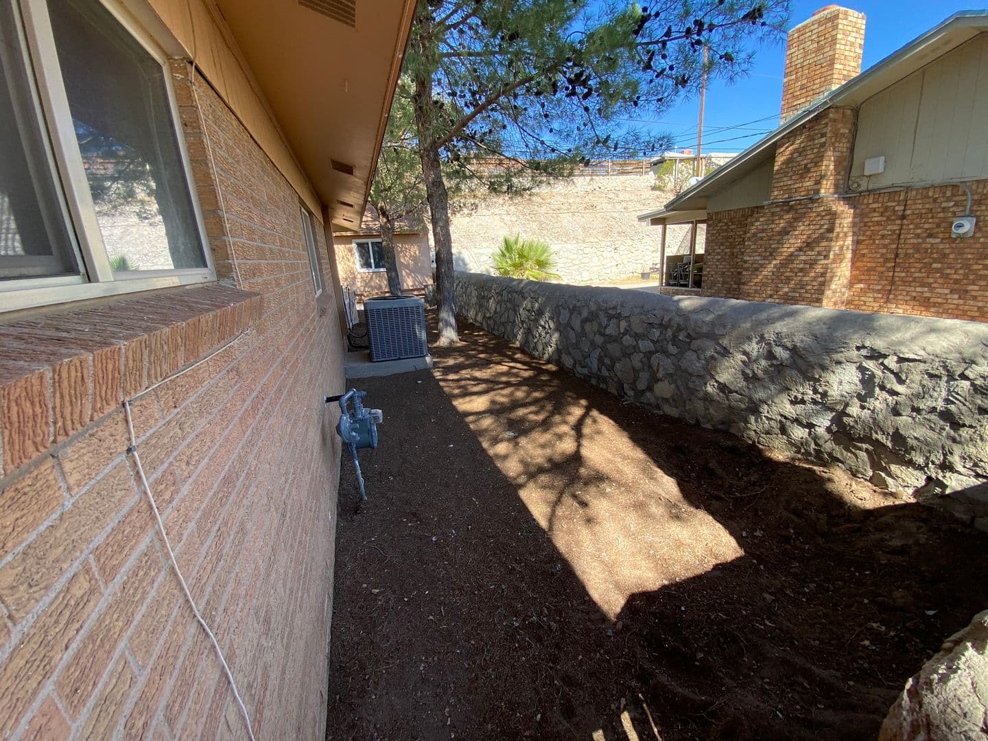 El Paso House: 783 De Leon Dr.