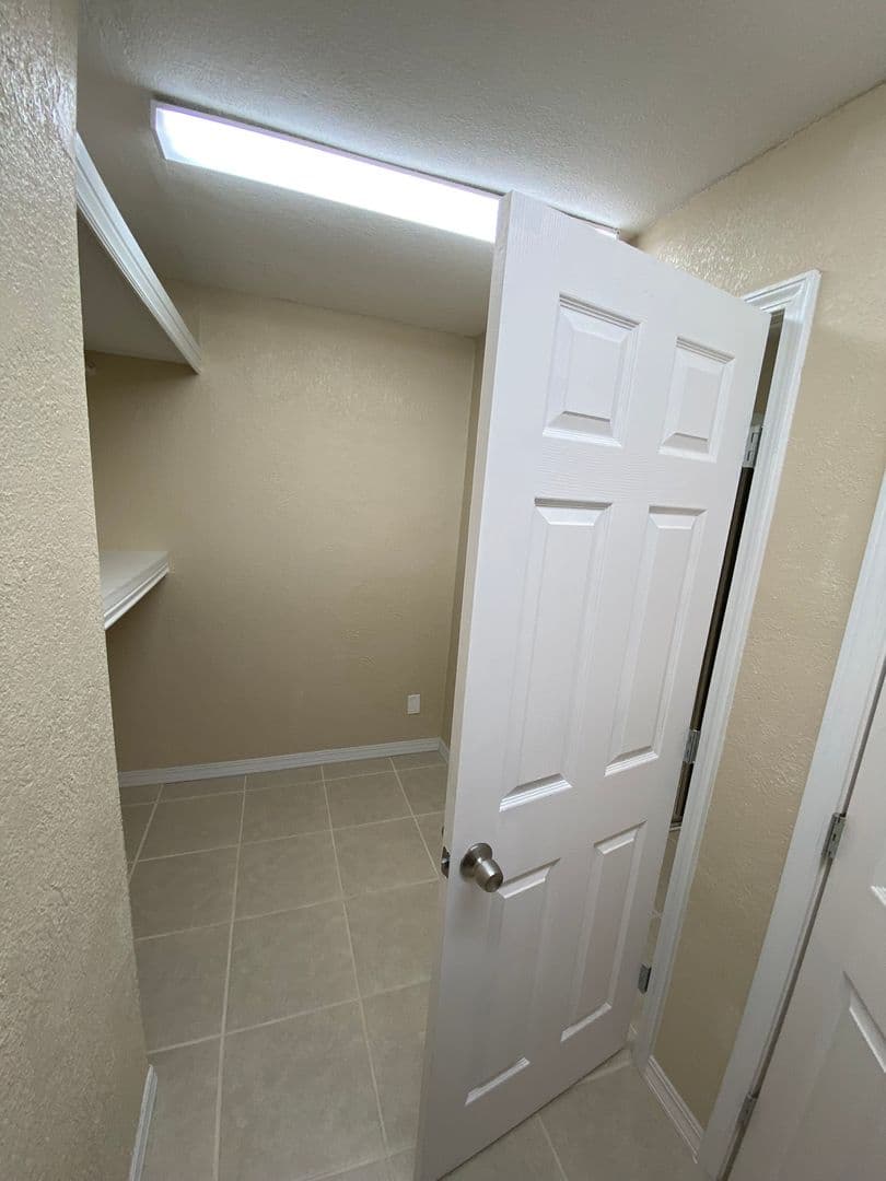 El Paso House: 783 De Leon Dr.