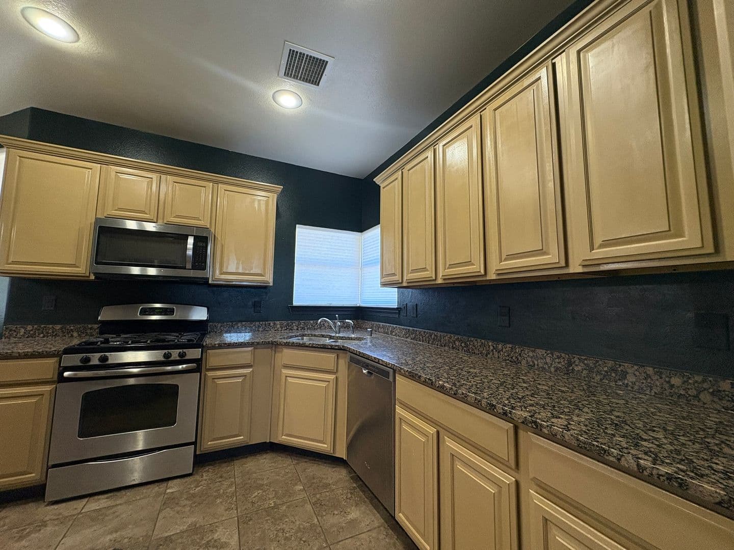 El Paso House: 12220 Branell Ln.