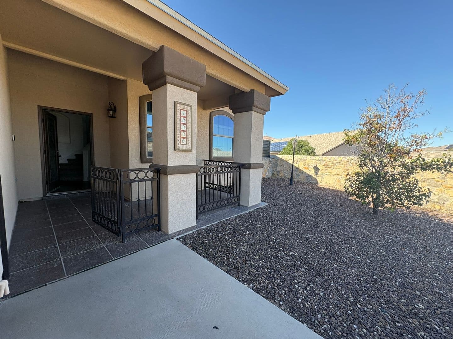 El Paso House: 12220 Branell Ln.