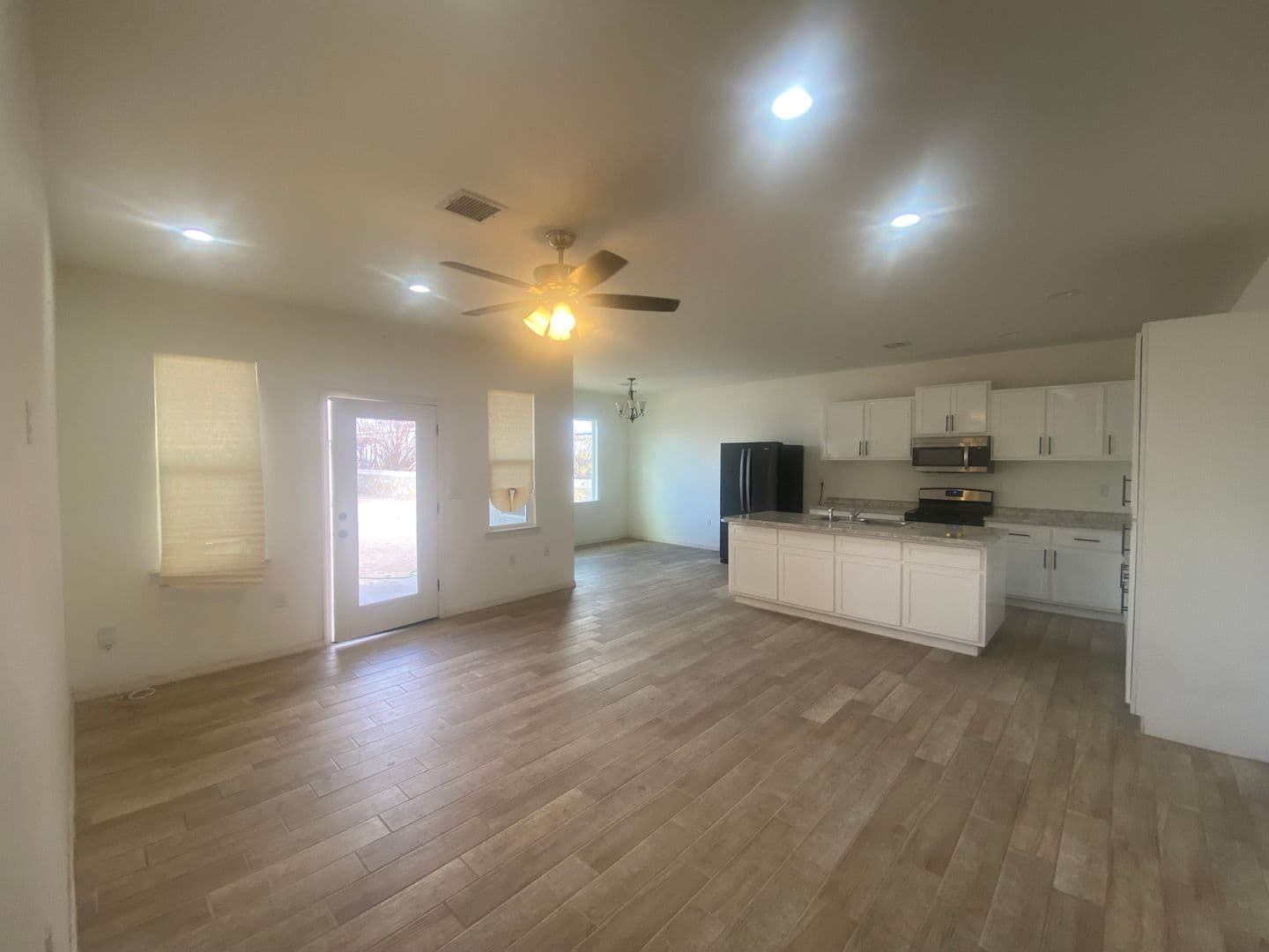 Horizon City House: 14429 Teichelkamp Dr.