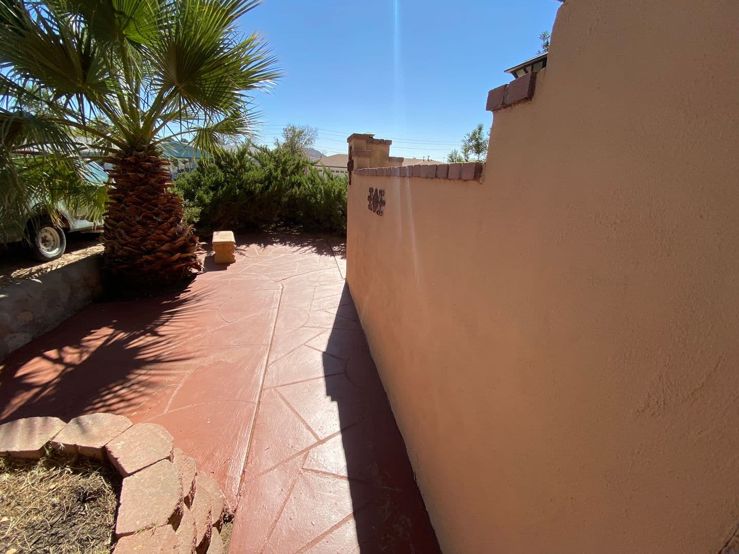 El Paso House: 783 De Leon Dr.