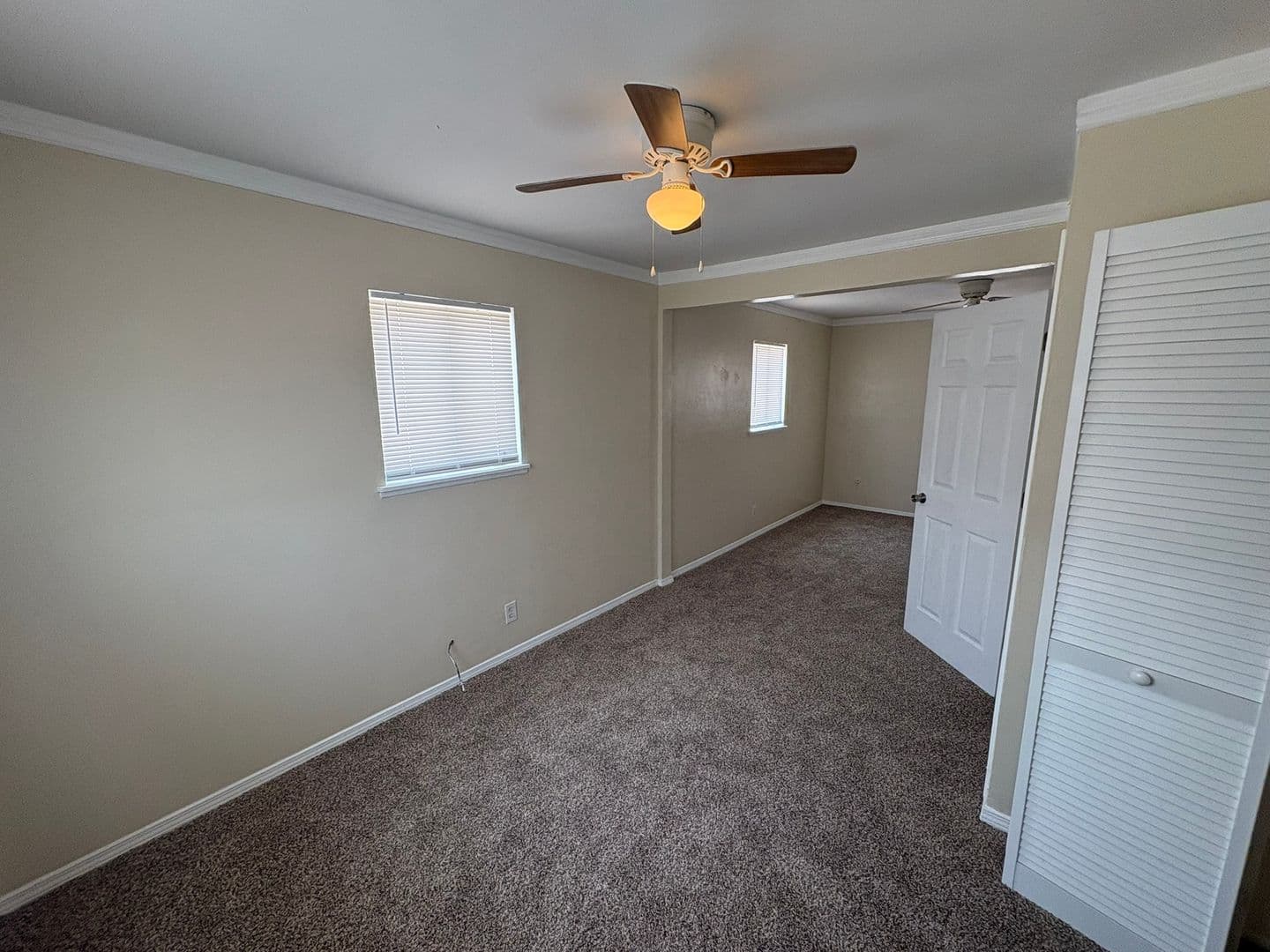 El Paso House: 10309 Shoshone St.