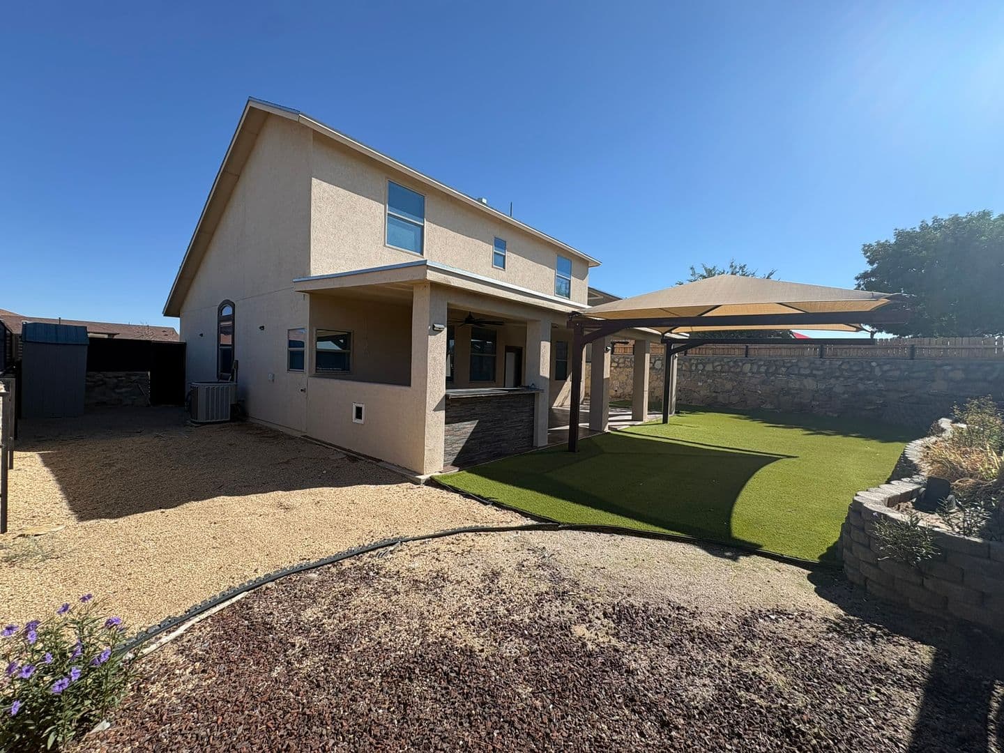 El Paso House: 12220 Branell Ln.