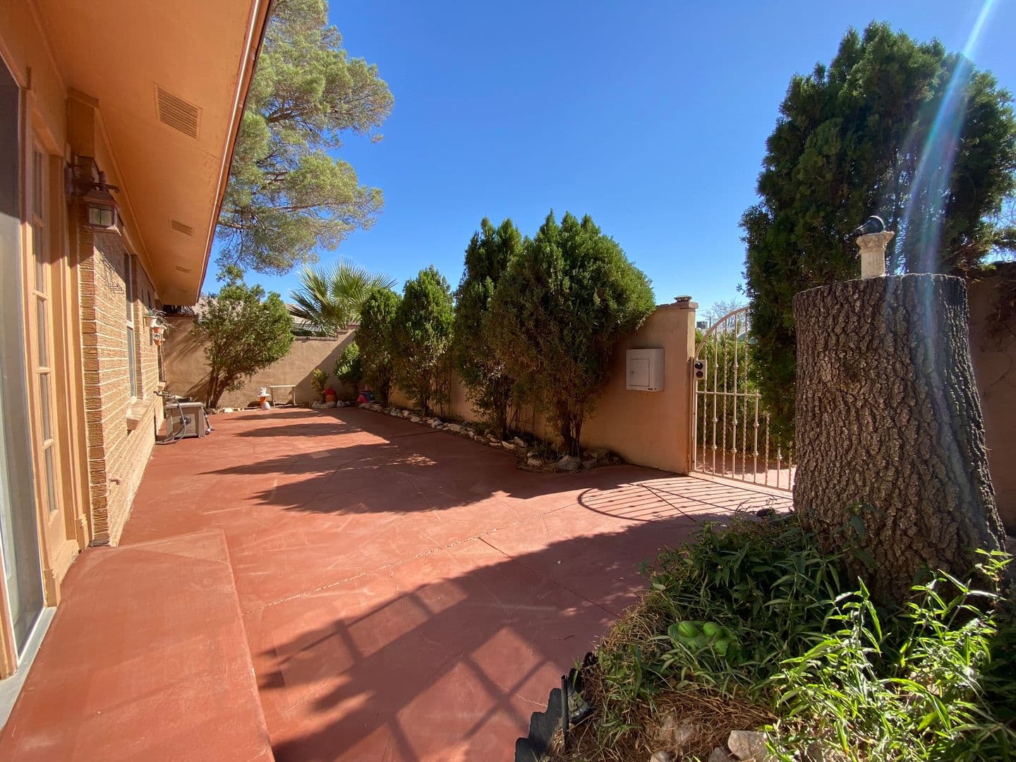 El Paso House: 783 De Leon Dr.