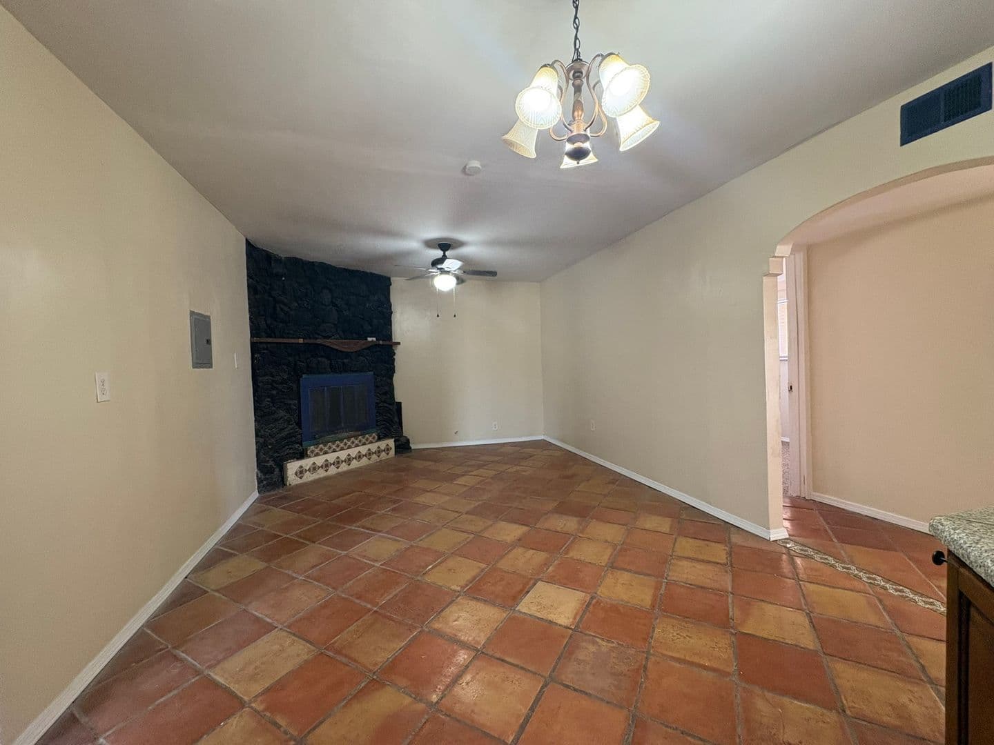 El Paso House: 10309 Shoshone St.