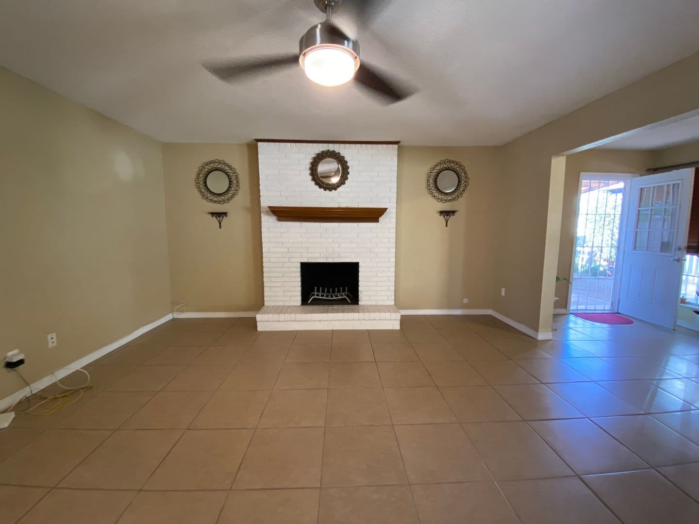El Paso House: 783 De Leon Dr.