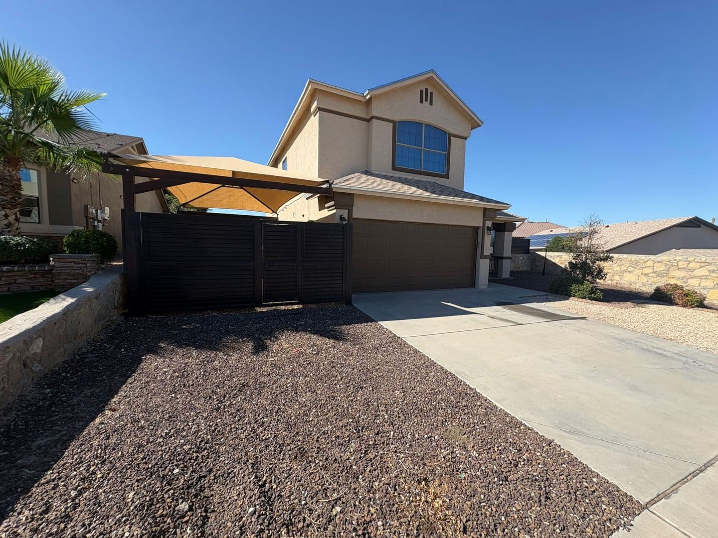 El Paso House: 12220 Branell Ln.