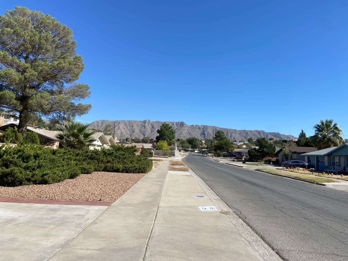 El Paso House: 783 De Leon Dr.